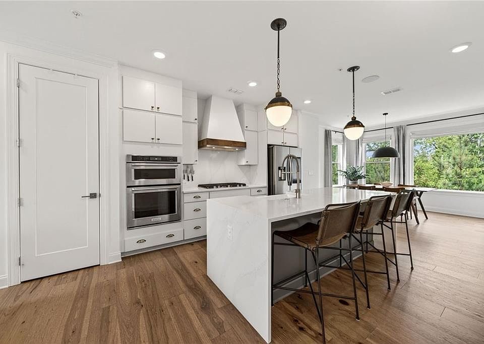 1st image of 6589 Beacon Dr
