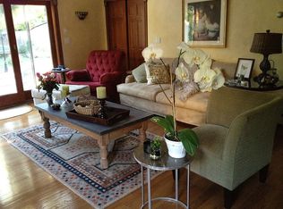 17 Glenwood St, East Patchogue, NY 11772