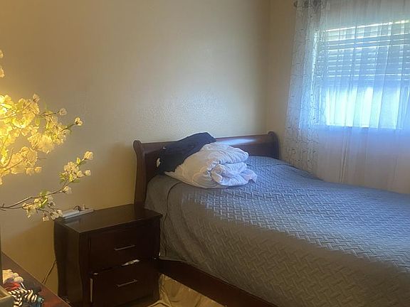 5th image of 3337 Gould Way