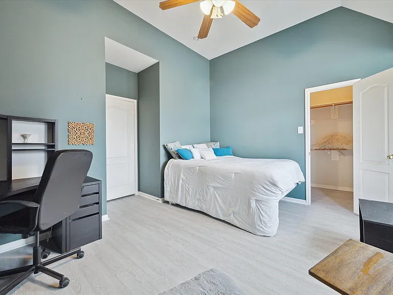 11215 Royce Palms Dr — Photo 16