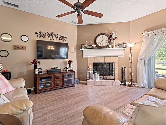 4th image of 6553 Fox Crest Ln
