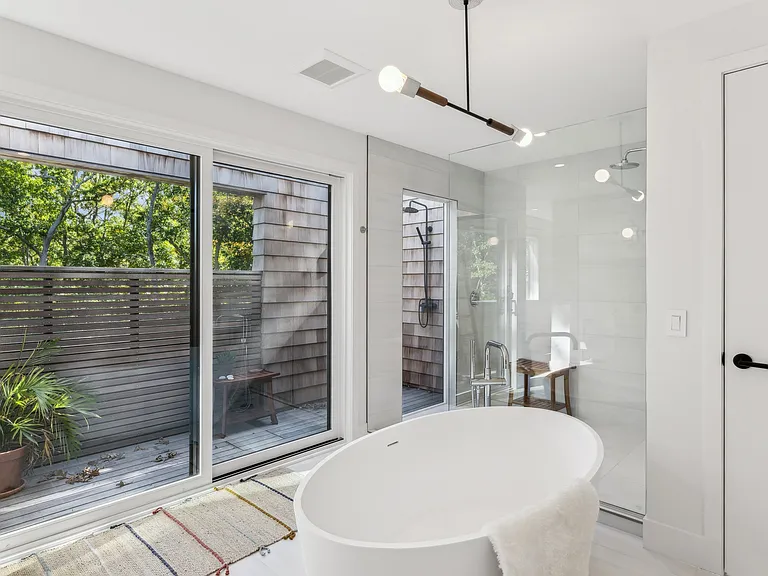 2 Semaphore Rd — Photo 14