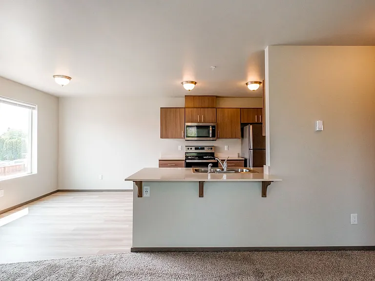 4 Corners Apartments — Photo 32