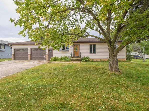 331 W Franklin Ave, Salem, SD 57058