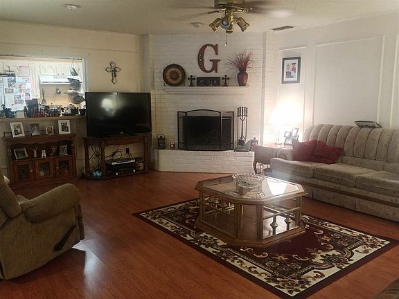 3rd image of 705 Yorktown Ct