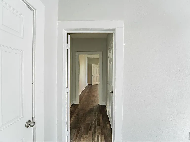 720 Main St — Photo 17