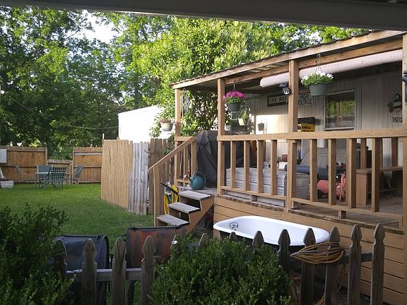 2nd image of 2601 Robinson Dr Trailer 17