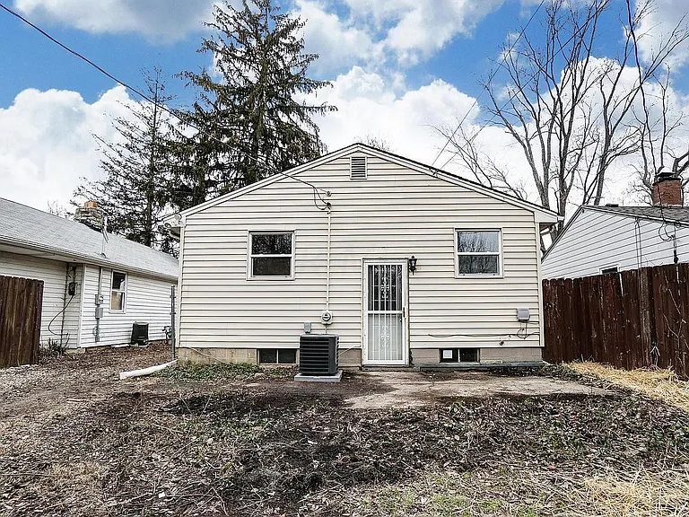 1517 Elmore Ave — Photo 12