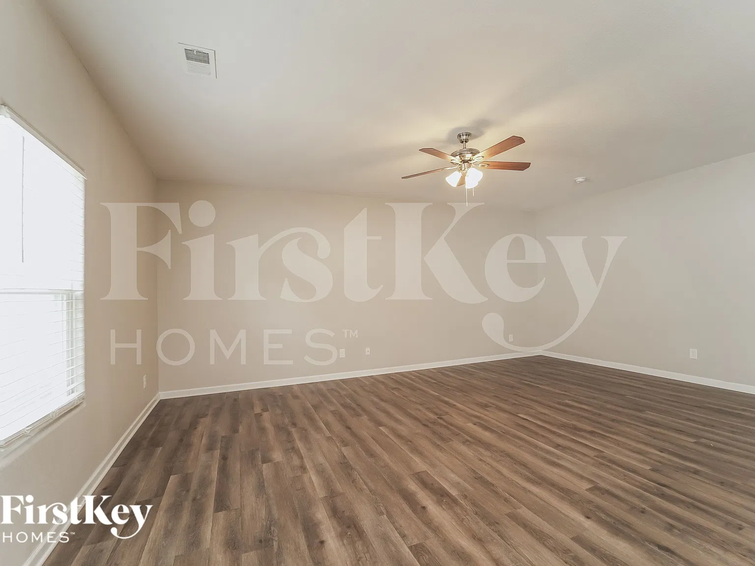 5 bed, 2.5 bath, 2800 sqft, $2,980 — Photo 4