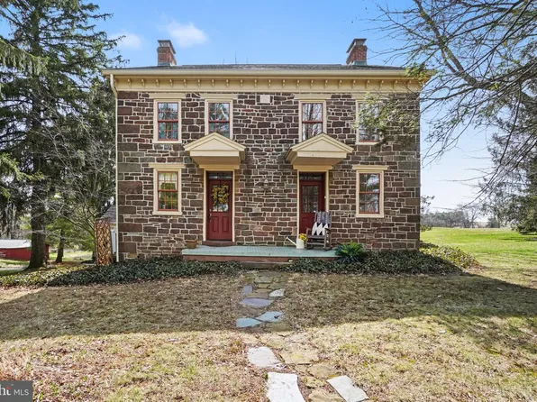 950 W Spring Valley Rd, Wellsville, PA 17365