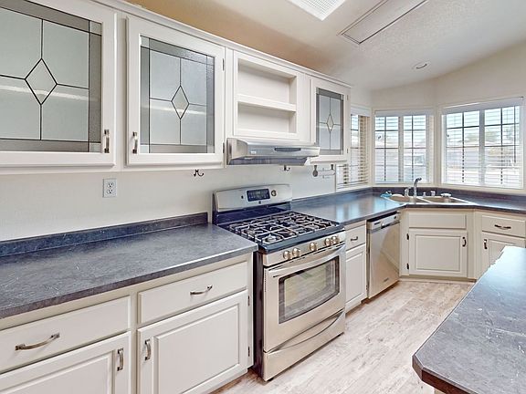 2nd image of 21 El Dorado Ct #2