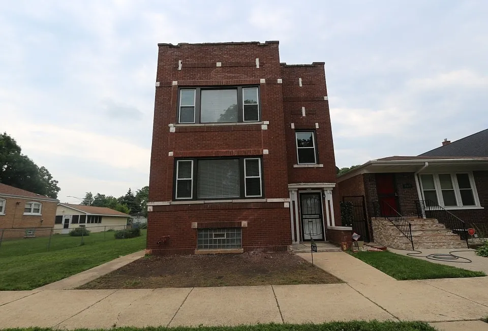 549 E 91st St #2
