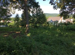 15 Kelly Rd, Palmer, MA 01069