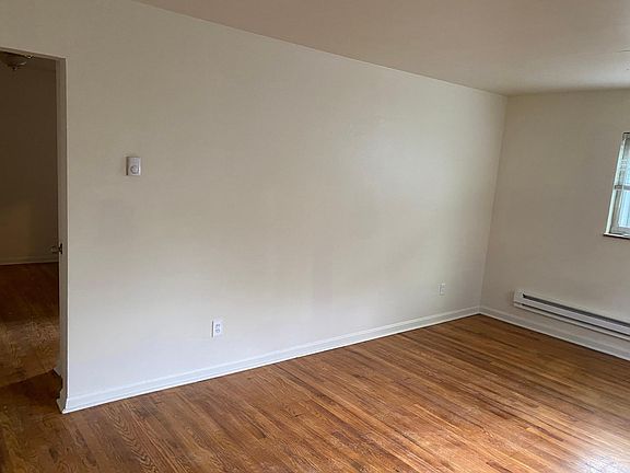 3rd image of 223 Marion Ave APT B