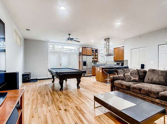 2nd image of 1457 N Maplewood Ave APT 1W