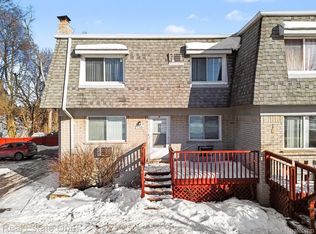 150 Ladd Rd, Walled Lake, MI 48390