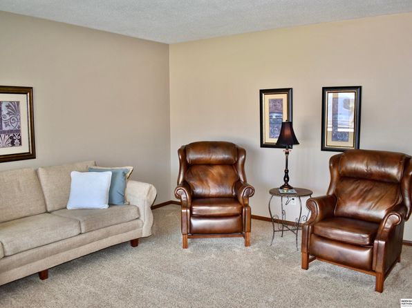 2041 E 19th St, Fremont, NE 68025