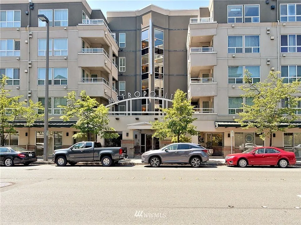 925 110th Ave NE #207