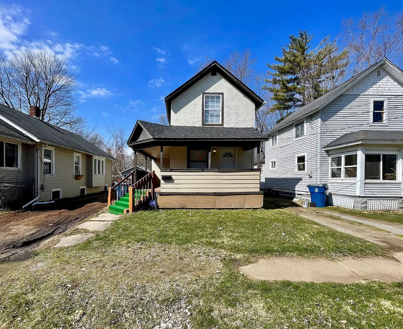 2 bed, 1.0 bath, 1140 sqft, $1,650 — Photo 1