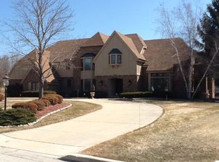 6333 Parkview Rd, Greendale, WI 53129