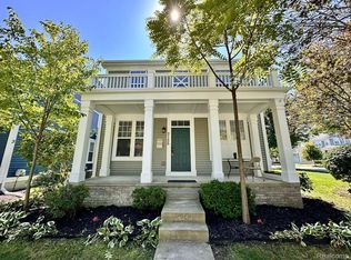 3155 Summers Rd, Keego Harbor, MI 48320