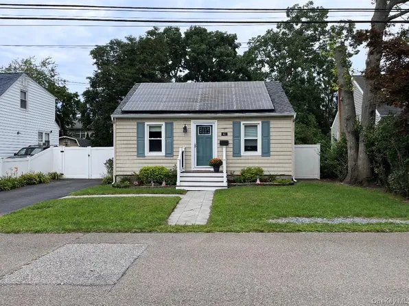 41 W 6th Street, Patchogue, NY 11772