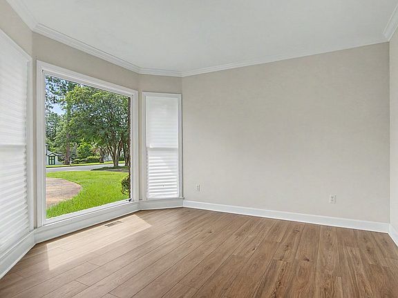 5th image of 2513 W Alberson Dr