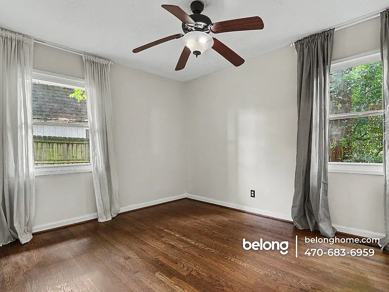 1277 Dunwoody Ln NE — Photo 9
