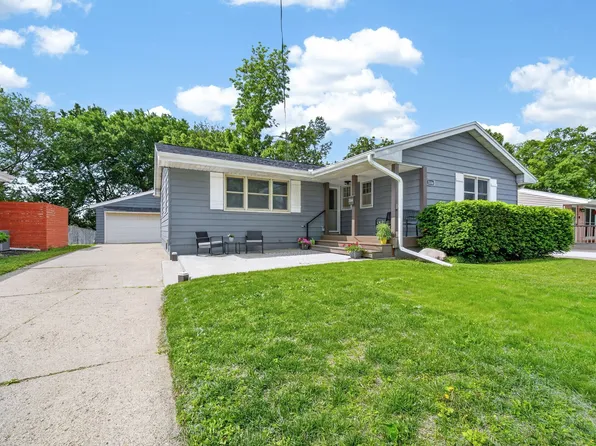 3104 Giles St, West Des Moines, IA 50265