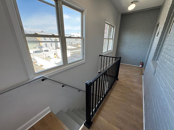 4th image of 23 Belmont Ave APT 2