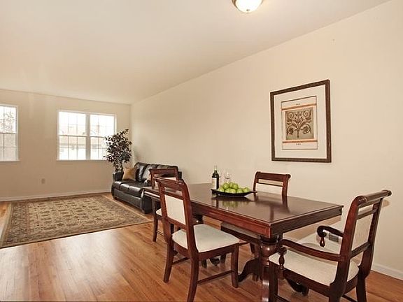 3rd image of 278 Woodland Ave
