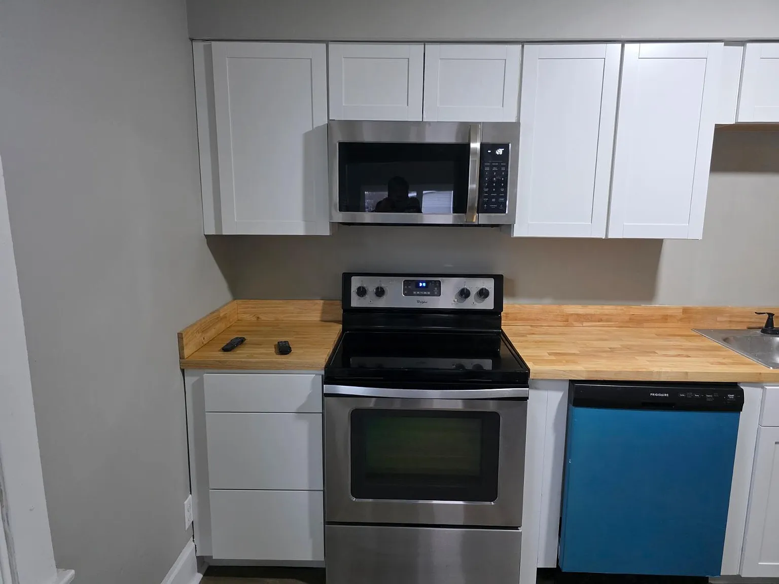 3 bed, 1099 sqft, $1,799 — Photo 4