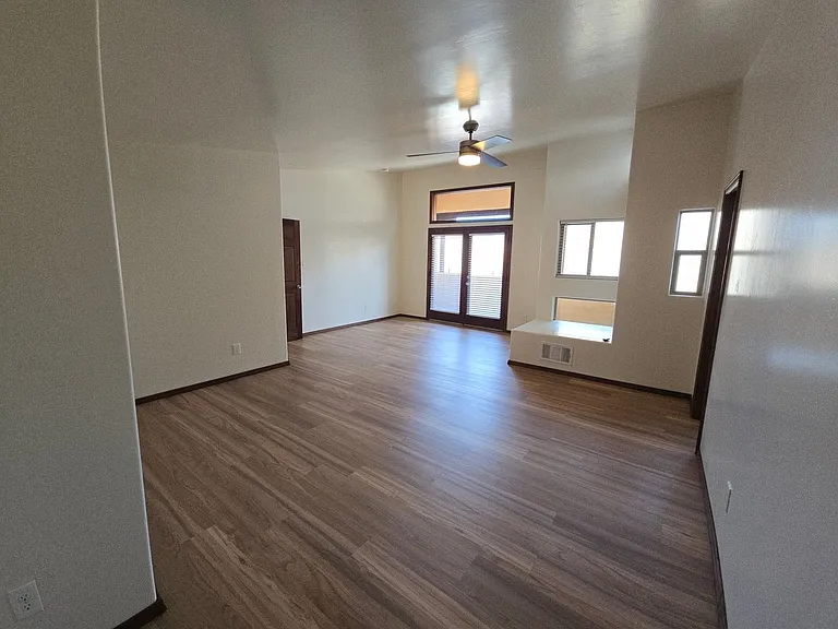 218 San Clemente Ave NW — Photo 15