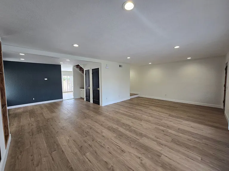 7061 Seville Way — Photo 9