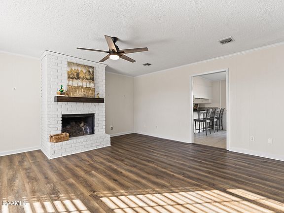 2nd image of 208 Vivian Dr