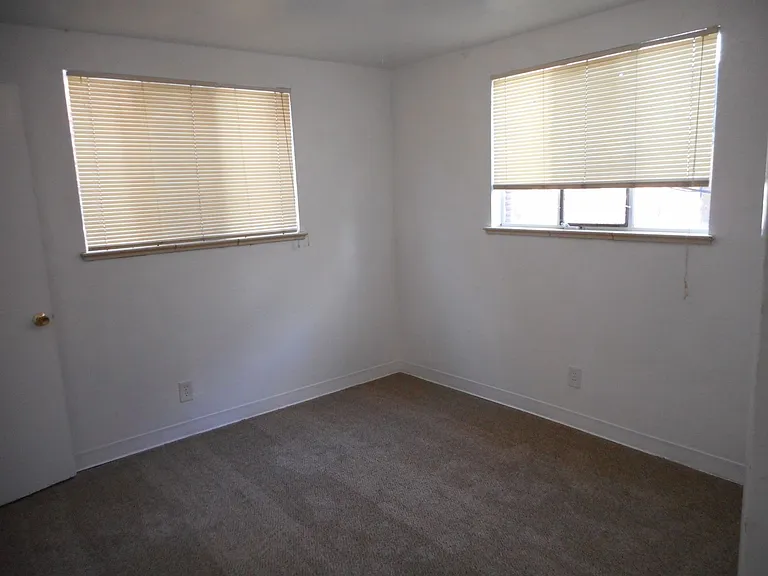 4217 S Acoma St — Photo 7
