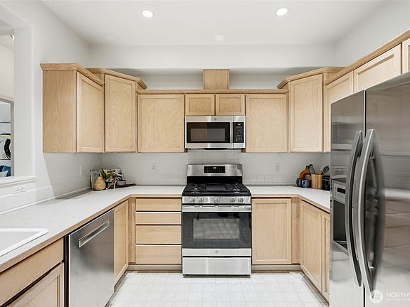 3rd image of 19412 48th Avenue W #204