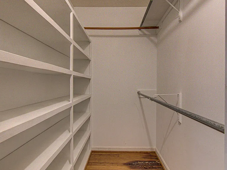 2315 Treetop Ln — Photo 22