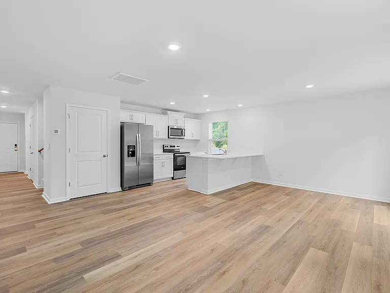 5150 Hyrule Dr — Photo 3