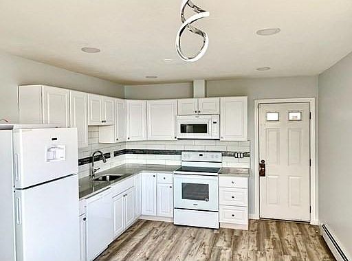 1st image of 186 Commercial St #1