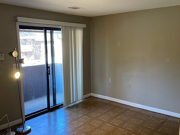 4th image of 9074 N Park Plaza Ct