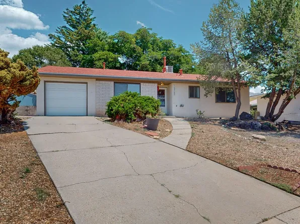 1536 Willys Knight Dr NE, Albuquerque, NM 87112