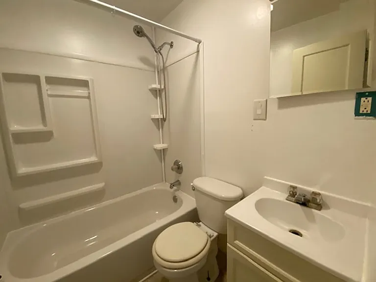 818 Justin Ave — Photo 10