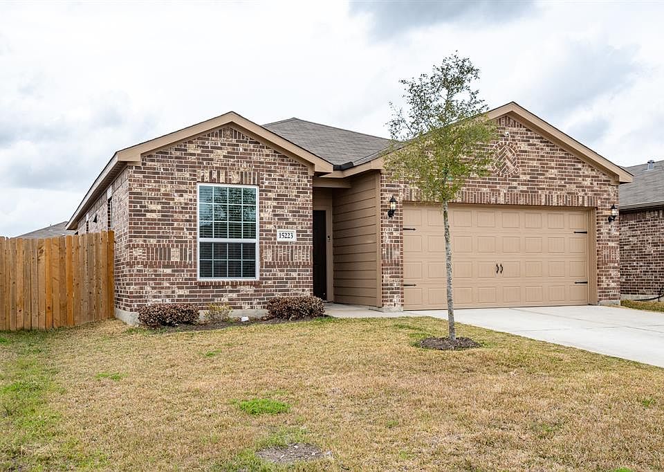 1st image of 15223 Albert Oak Dr