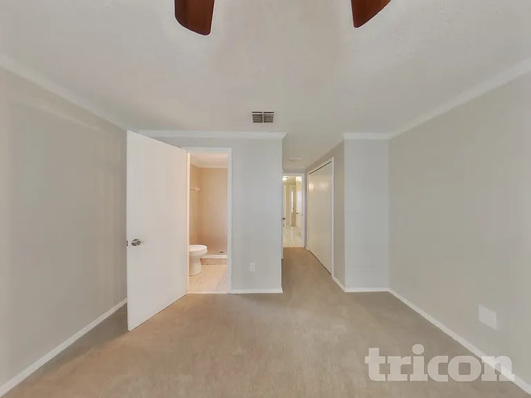 8252 Yolanda Ct — Photo 13