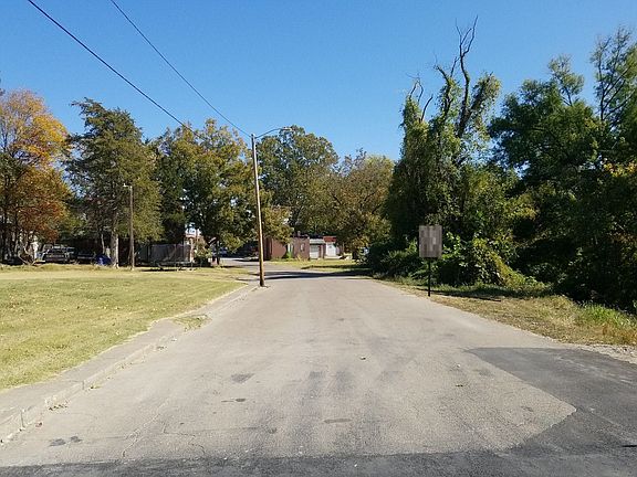 5th image of 413 La Haye St