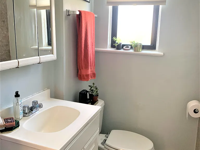 2031 W Moffat St #3 — Photo 10