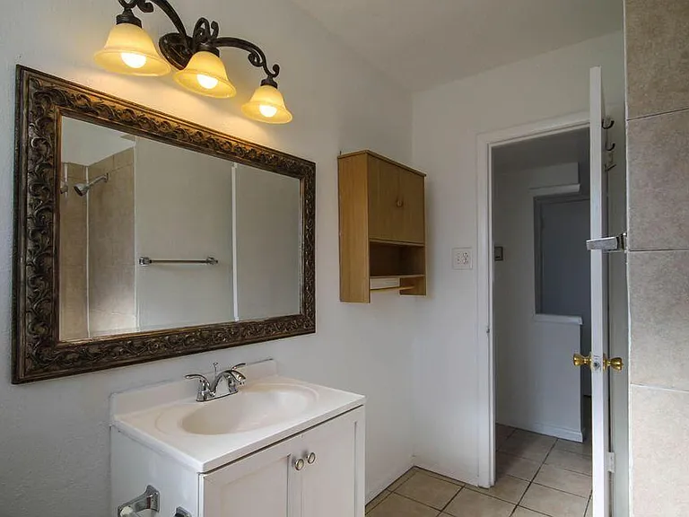 209 San Saba Rd — Photo 11
