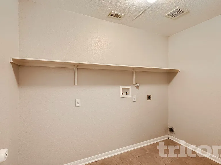 8819 Olmstead Park — Photo 5