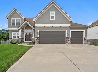 1801 Knoll Creek Ln, Raymore, MO 64083